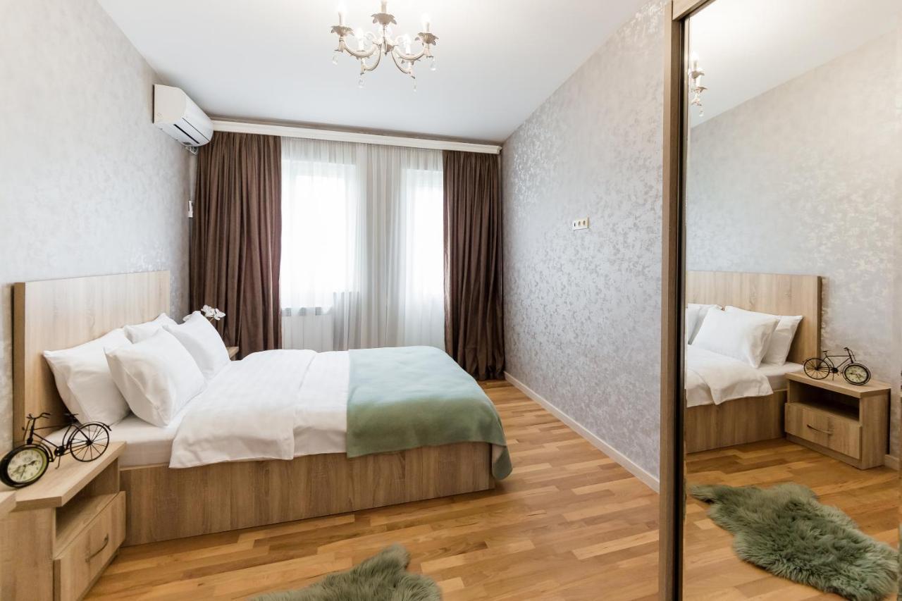 Dat Exx Apartments On Liberty Square Tbilisi Exterior foto