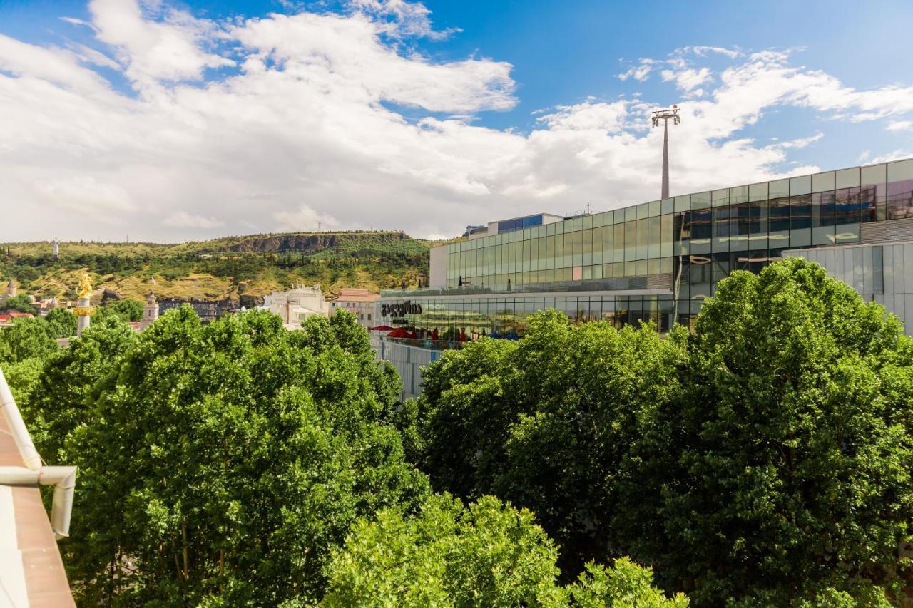 Dat Exx Apartments On Liberty Square Tbilisi Exterior foto
