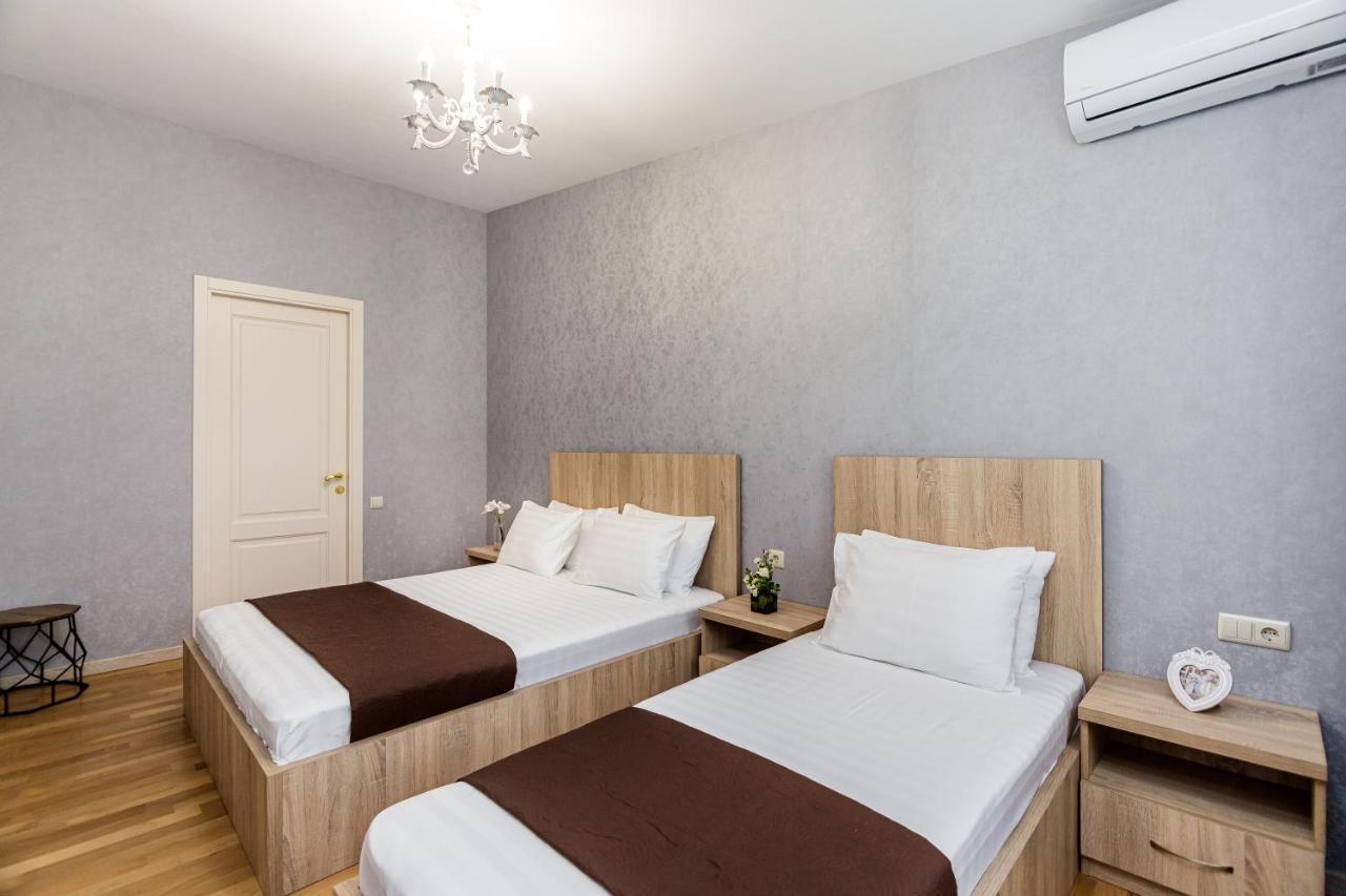 Dat Exx Apartments On Liberty Square Tbilisi Exterior foto