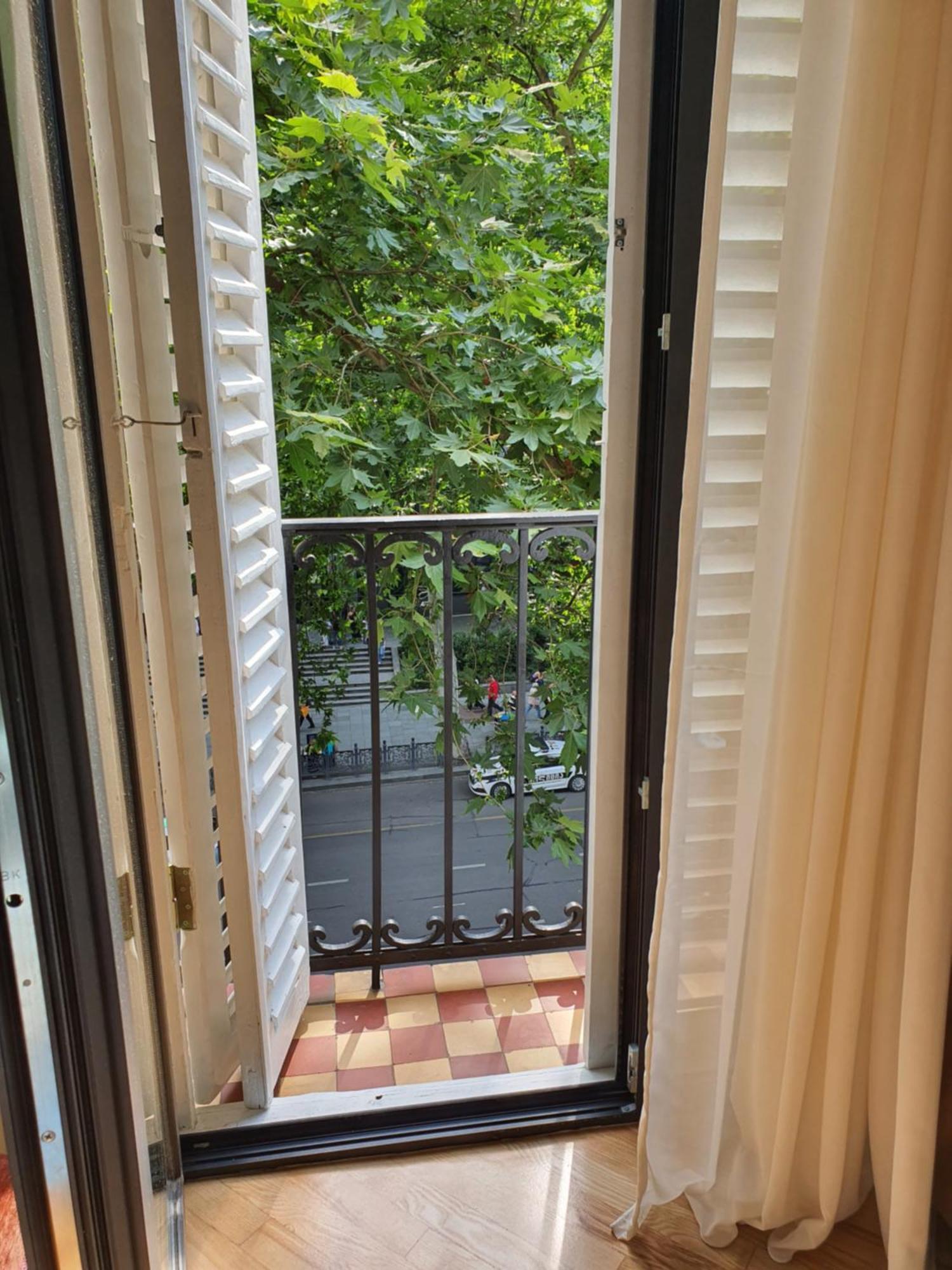 Dat Exx Apartments On Liberty Square Tbilisi Exterior foto