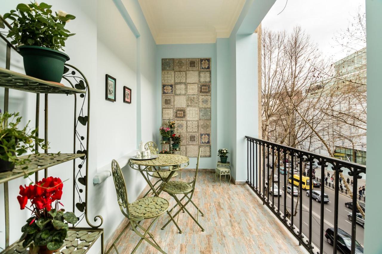 Dat Exx Apartments On Liberty Square Tbilisi Exterior foto