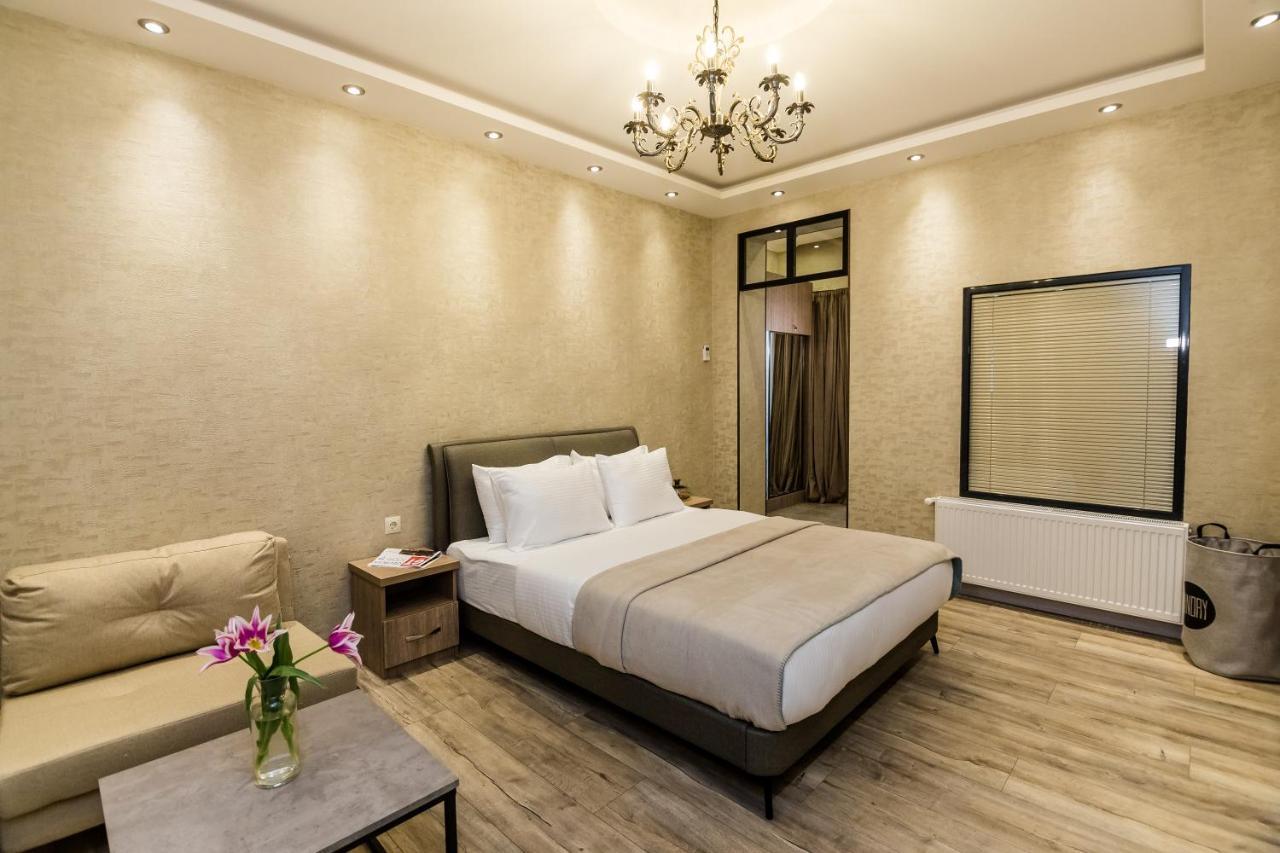 Dat Exx Apartments On Liberty Square Tbilisi Exterior foto